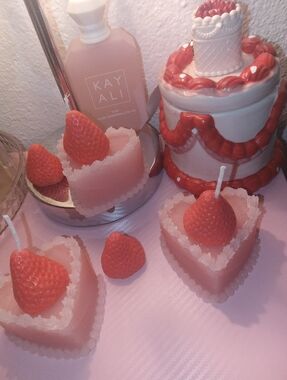 Strawberry Pink Heart-Shaped  Cake 🍰 Scented Candle